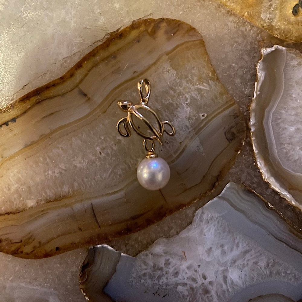 14k Yellow Gold Turtle Pendant